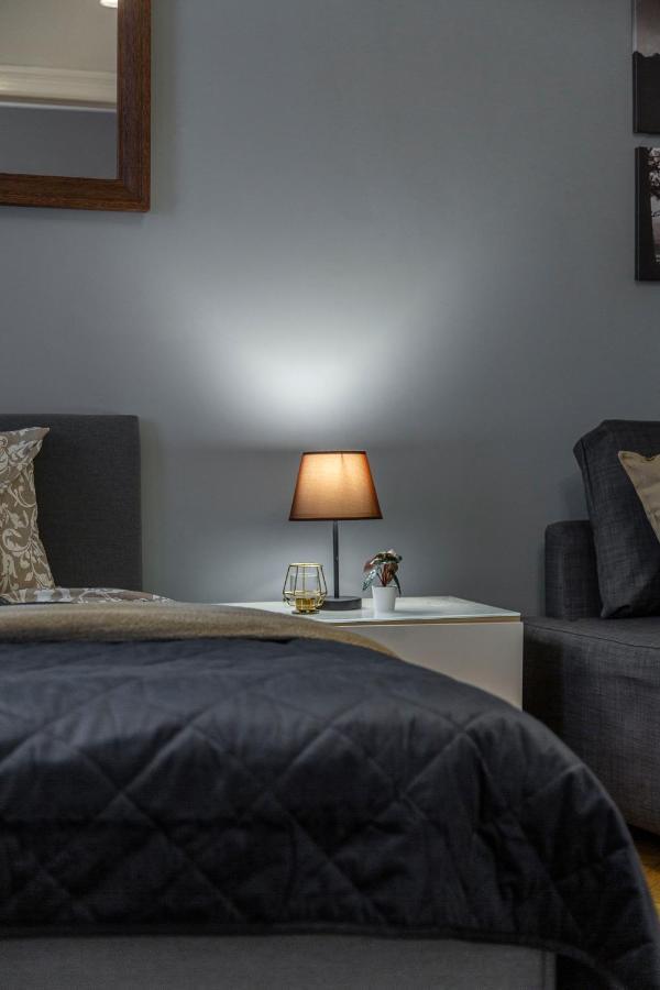 Spacious & Cozy Downtown Apartment With Balcony Budapest Exteriör bild